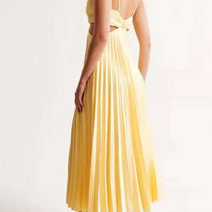 Avencea Kacey | Timeless Elegance in Pleated Dress with Stylish Cut-Outs