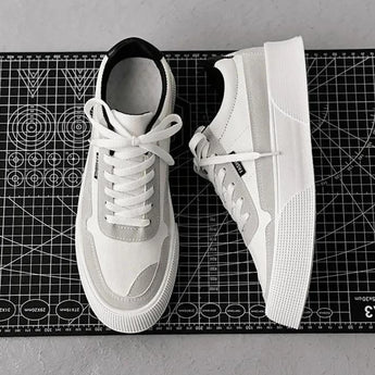 Black platform fashion sneakers with a textured sole, ankle-height design, in a Wit colorway, size 47.