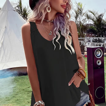 Boho-Chic Crochet Back Sundress in Nero, size 2XL, modeled by a person wearing a wide-brimmed hat and sunglasses, showcasing the dress's flowy design with its crochet detailing, perfect for a summer festival setting.