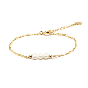 Elegant adjustable gold bracelet featuring a single pearl, ideal luxury jewelry gift for her.