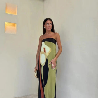 Elegant color block maxi skirt in green, size XL, featuring a sophisticated and strapless design, suitable for evening wear with a focus on waist and thigh elegance.