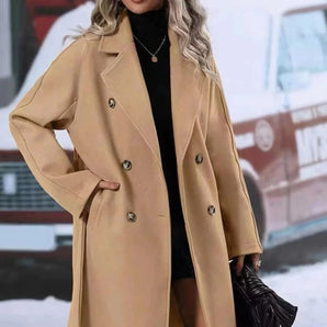 Elegant women's camel wool double-breasted trench coat in cachi, size XL, displayed with a focus on its sleek design and classic style. The coat features a sophisticated silhouette with a double-breasted front and long sleeves, perfect for stylish outerwear.