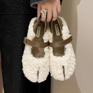 Women's cozy winter sandals in beige, designed as fluffy faux fur indoor slippers, size 40.