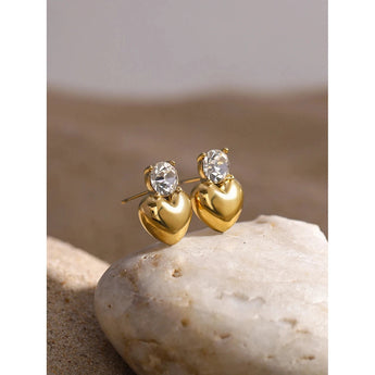 Gold crystal heart stud earrings – 18K plated, perfect romantic gift, featuring a heart-shaped design with sparkling crystals.