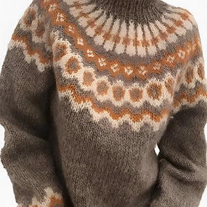 Icelandic hand-knit wool turtleneck sweater in a Nordic winter fashion design, featuring a fawn-colored pattern. The sweater has long sleeves and is shown on a person with a beard and moustache. The variant displayed is Marrone1 in size XXL.