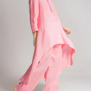 Women's pink linen loungewear set featuring a tunic and pants, designed for summer maternity wear.