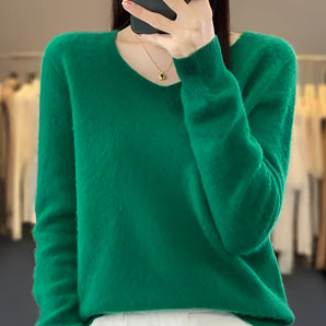 Luxury Women's Emerald Green Cashmere Sweater in XXL – Soft, elegant, high-quality, long-sleeve with a comfortable neck and stylish design.