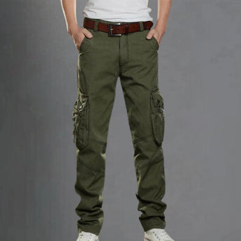 Men's green camouflage cargo pants with multiple pockets, featuring a military-inspired design.