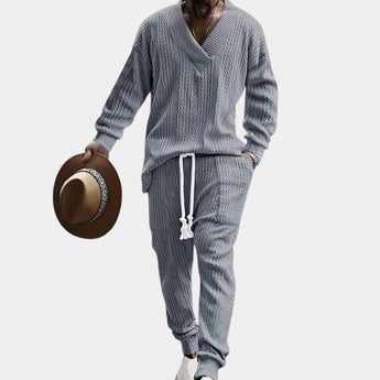 Men's gray cable-knit hoodie and pants set in XL, featuring a cozy winter knit design with long sleeves and a comfortable fit, suitable for casual or outdoor wear.