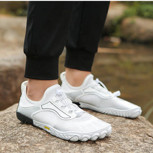 Non-slip barefoot shoes with protection.