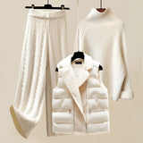 Oversized white turtleneck sweater in a cozy ribbed knit, displayed on a clothes hanger, emphasizing its wide shoulders, long sleeves, and high collar, suitable for winter wear in size XXL.