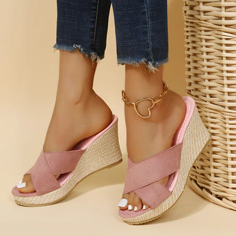 Pink women's espadrille wedge sandals with a suede strap and ankle chain, size 40, displayed against a neutral background.