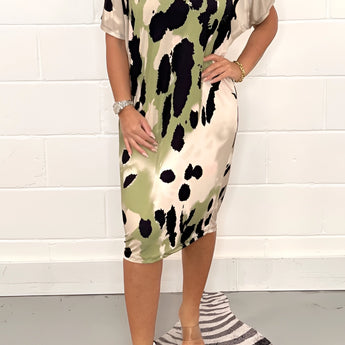 Olive green leopard satin dress for plus size in cream color, featuring short sleeves, a knee-length hem, and a flattering waistline, perfect for summer parties in a chic 3XL size.