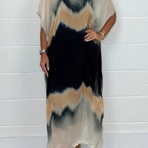 Plus size tie-dye maxi kaftan in black and khaki, featuring batwing sleeves, loose fit, and flowing beach cover-up style for added comfort and elegance.