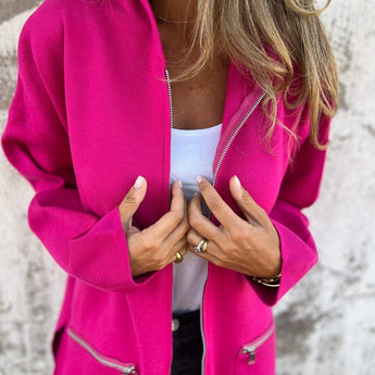 Women's camel coat featuring a lightweight wool fabric, designed as a casual chic fall jacket with long sleeves and a classic collar.
