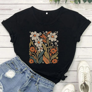 Women's floral print T-shirt in a vintage botanical design featuring a black and white pattern with short sleeves, shown in Nero color, size 3XL.