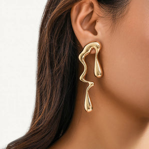 Sculpture Earring Flowing Drops with unmissable Look