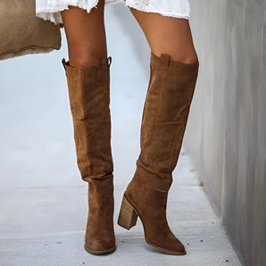 Knee-High Boots – Style and Elegance in Perfection