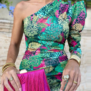 Avencea Long-Sleeved, Figure-Hugging Dress with One Shoulder-Free Side