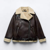 Rückansicht braune Jacke mit Kunstleder Revers